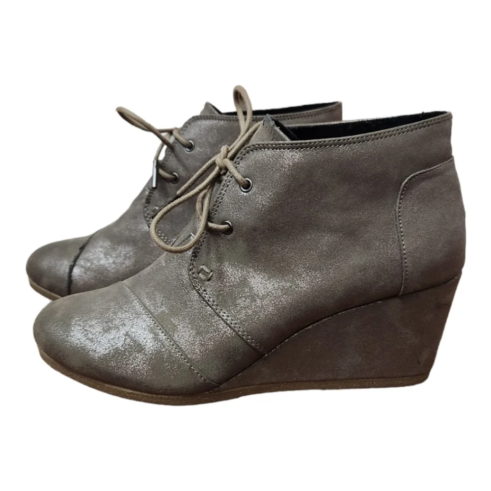 Toms Women's Desert Wedge Gray Metallic Bootie / Ankle Boot, size 11 NEW - Picture 3 of 12